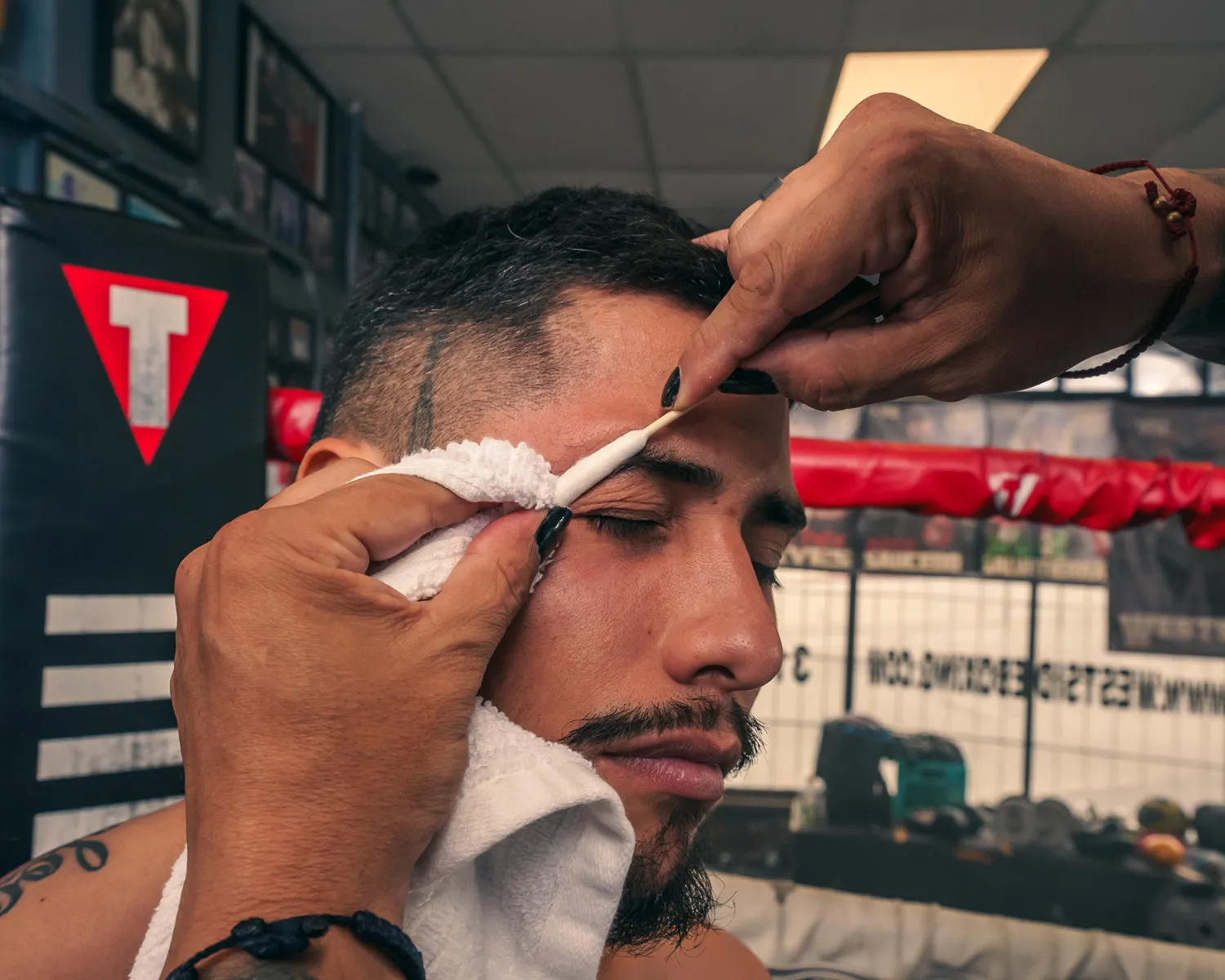 TITLE Boxing Ultra Absorbent Corner Swabs (30 Pack)